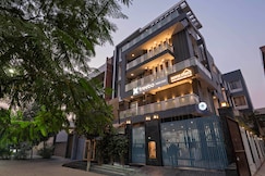 Treebo Novis Stayz, Noida