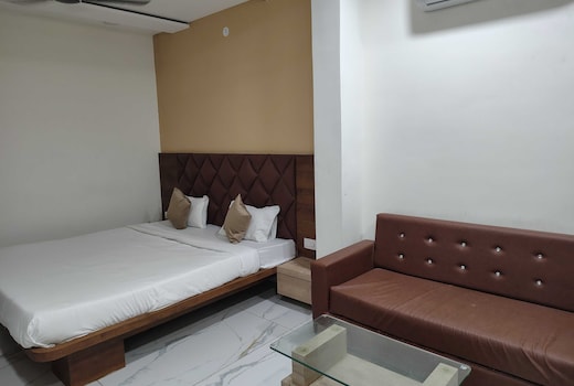Hotel O Lakeside Lounge Eternity