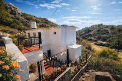 Sky Mount Villa | A 5 BH Valley View Villa, Mount Abu