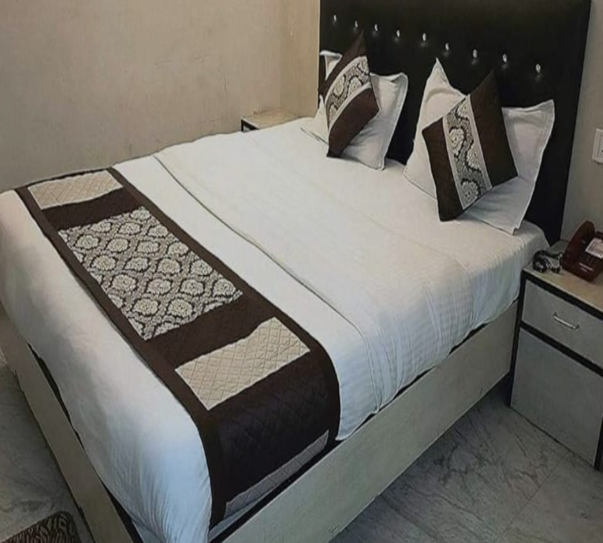 Hotel Namo Gange - Tap to explore photos
