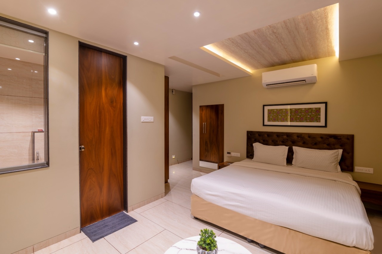 Hotel Curry Leaves 2