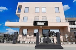 Townhouse Taj Mahal East Gate Formerly Royal Empire, Agra