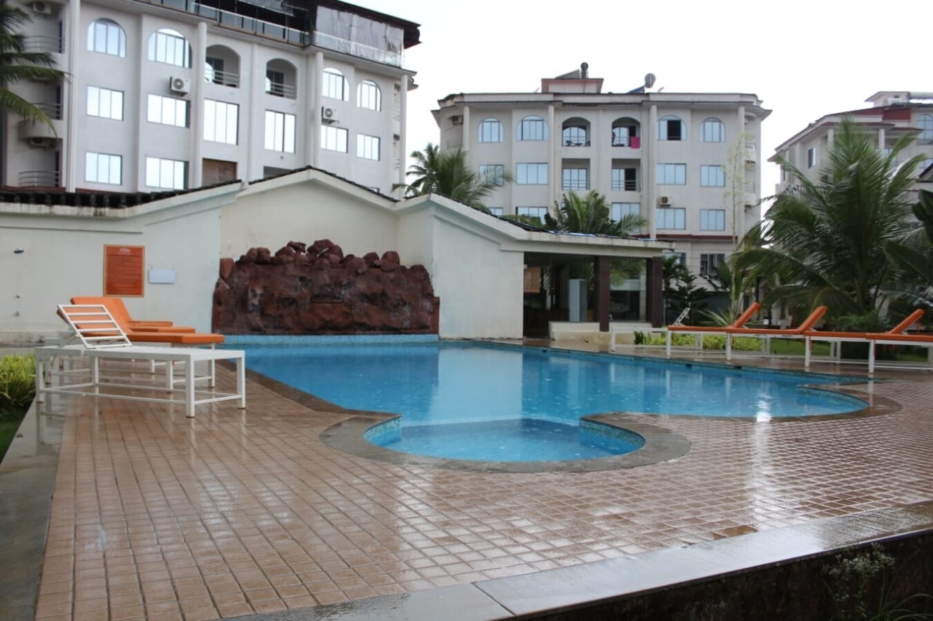 Equipped Holiday Home 800 mtr. to Beach - Tap to explore photos