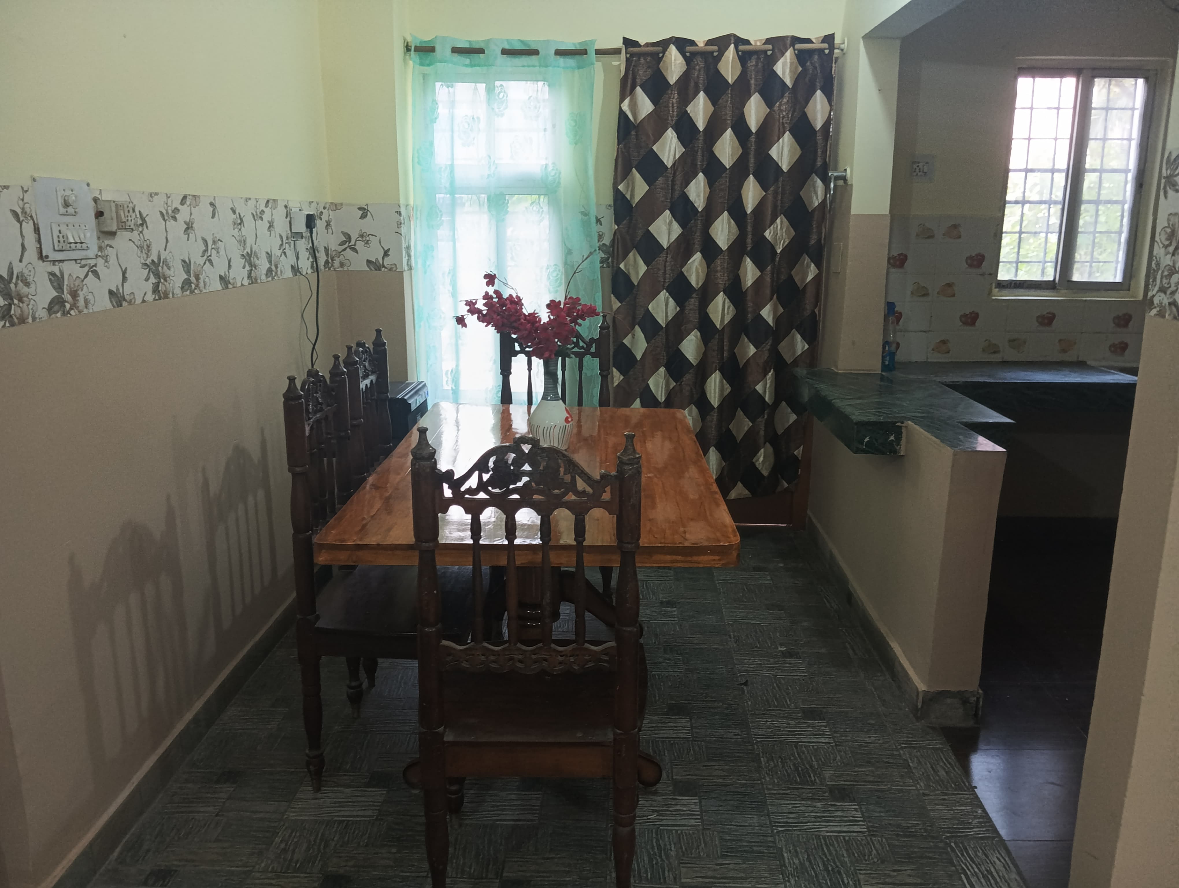 Taru s homestay 2 - Tap to explore photos