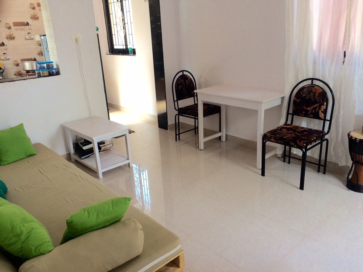 Lorenzo WHITESHADE Apartment fast WiFi - Tap to explore photos