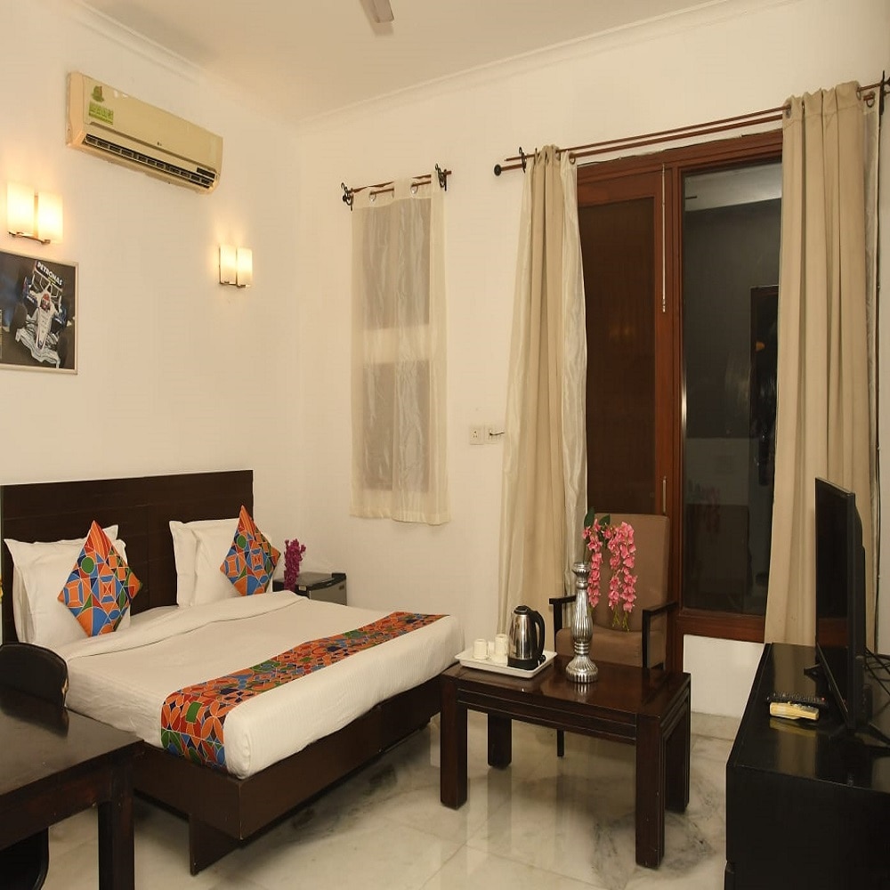 Hotel Ruth Gurgaon - Tap to explore photos