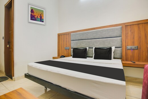 Hotel O Shree Ji Hotel & Banquet