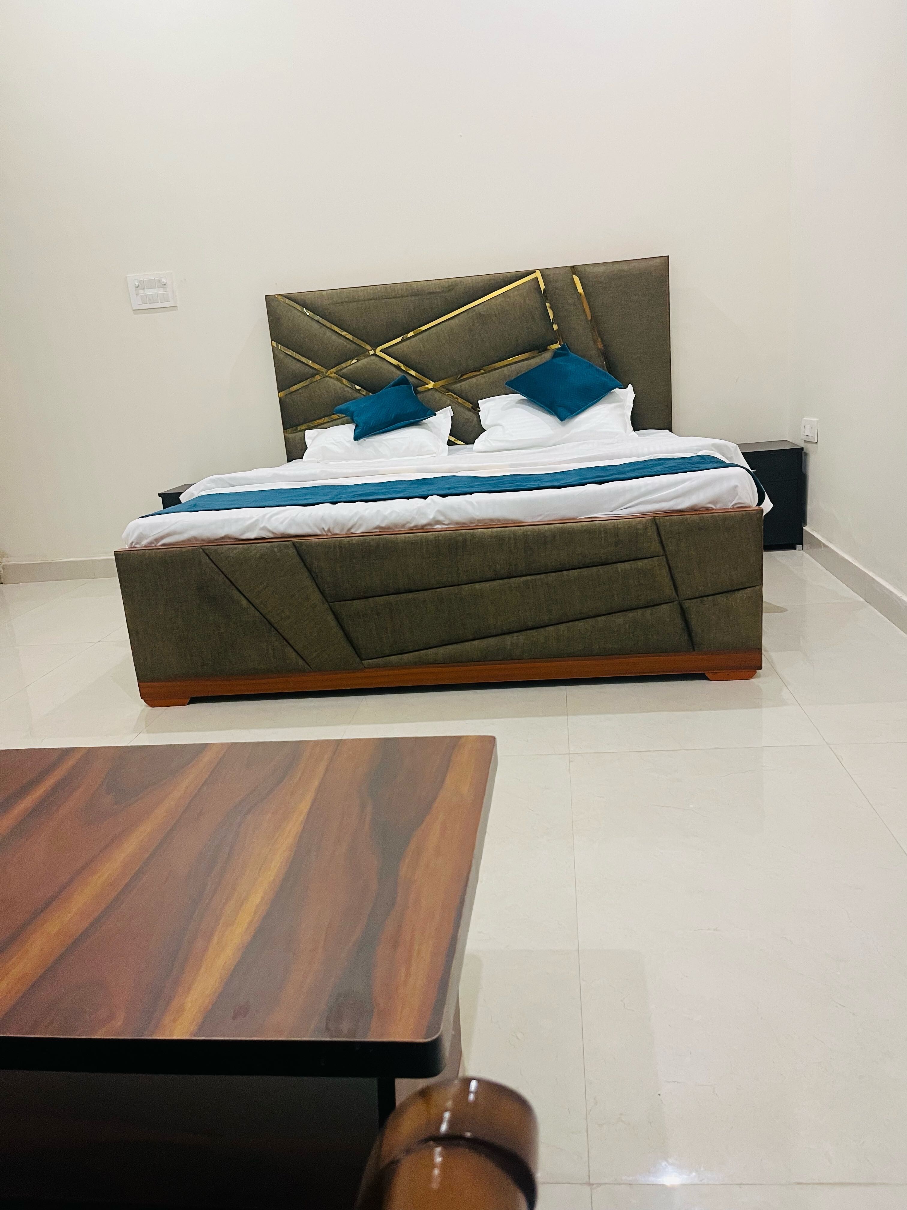 The Noida Inn - Tap to explore photos
