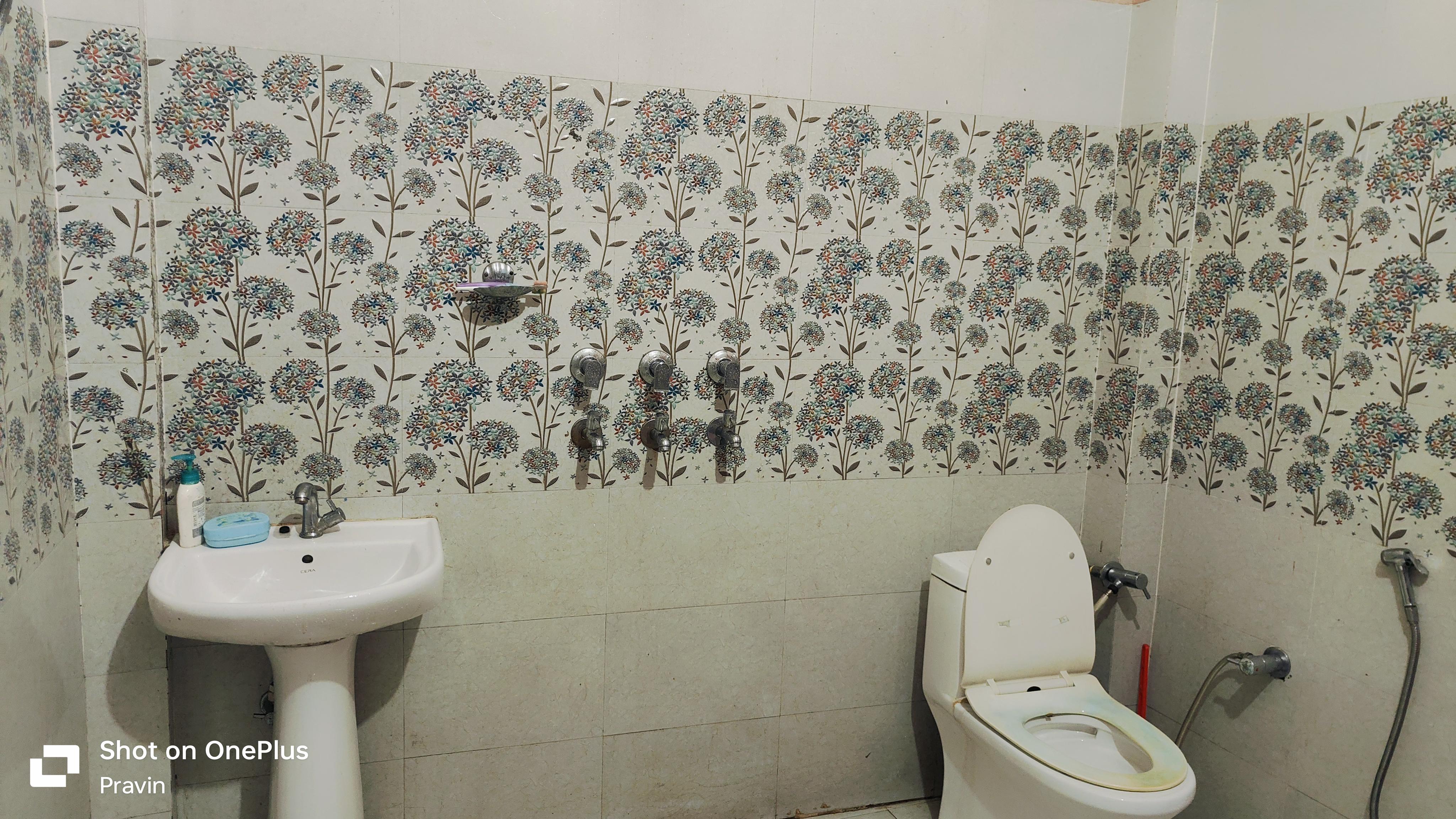 Sarthak home stay lucknow road gonda - Tap to explore photos