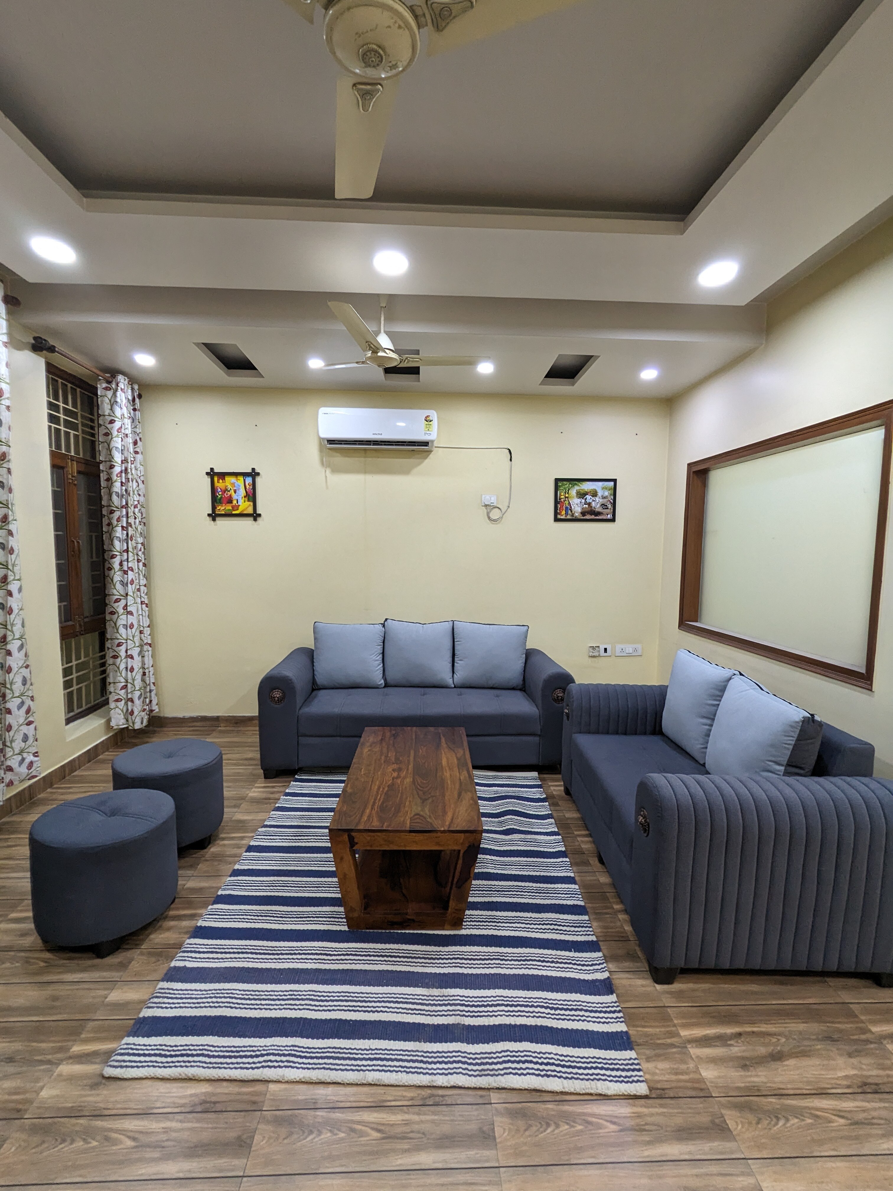 Excellent Home Away from Home-Noida/Delhi-India - Tap to explore photos