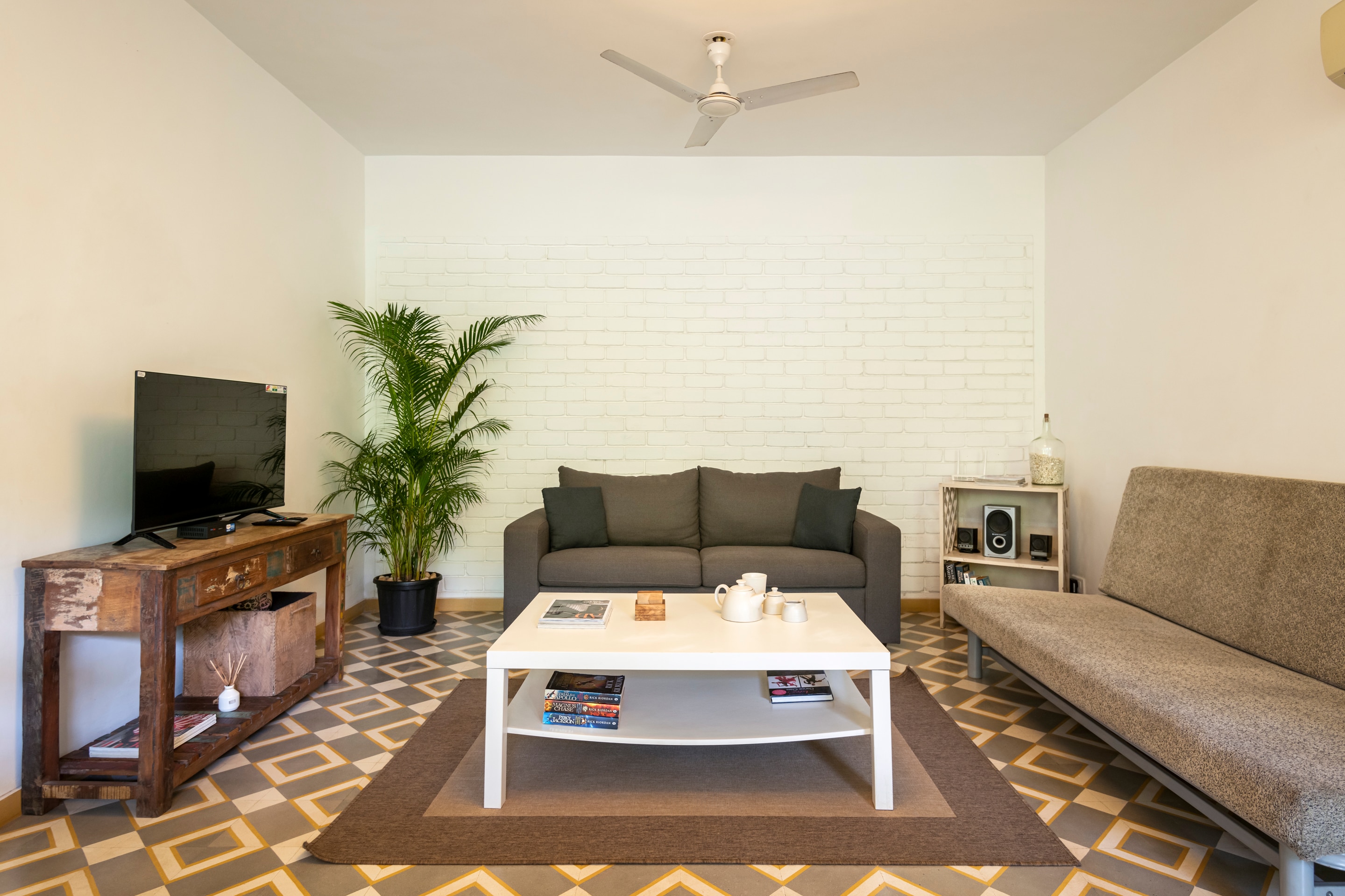 La Mer - 1 BHK at Reis Magos by The Blue Kite (05) - Tap to explore photos