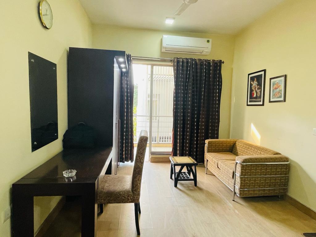 KingFisher Apartments @Huda/Fortis/Max - Tap to explore photos