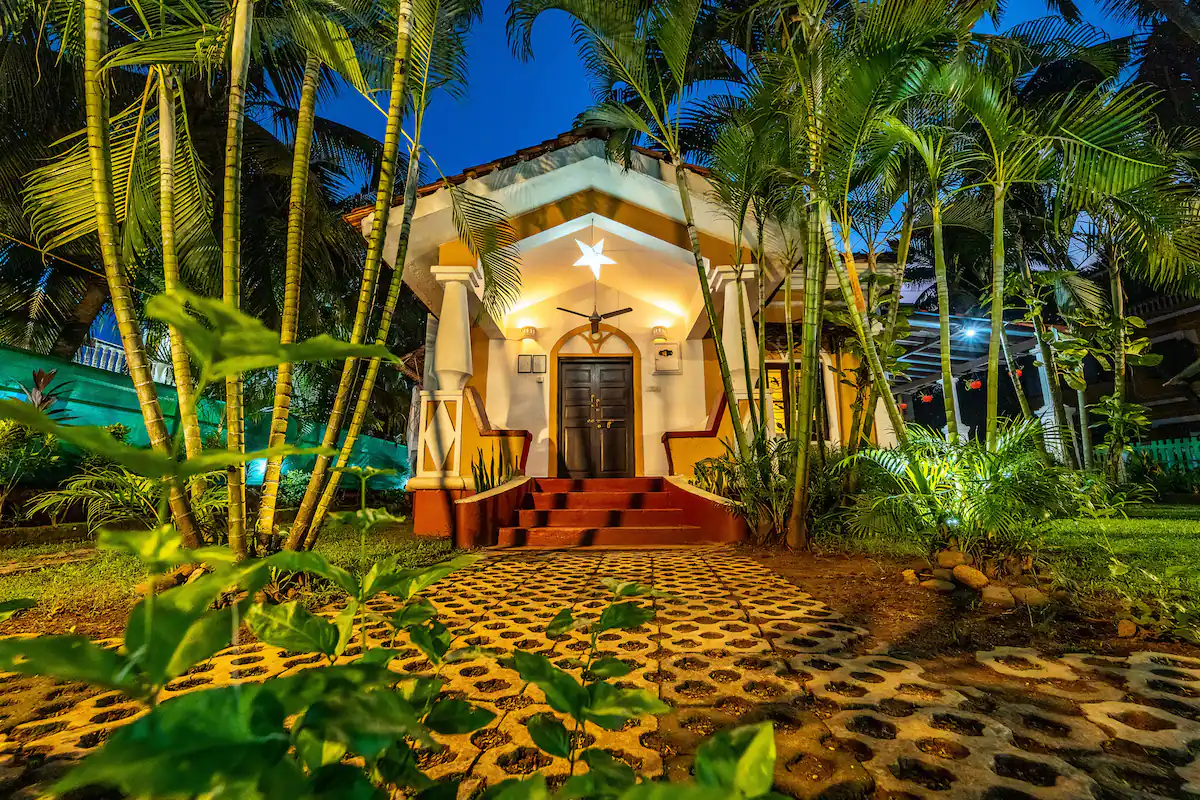 4BHK AC Luxurious Villa 250mtr fm Candolim Beach, Goa