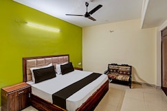 Hotel O HOTEL CROWN 15, Noida