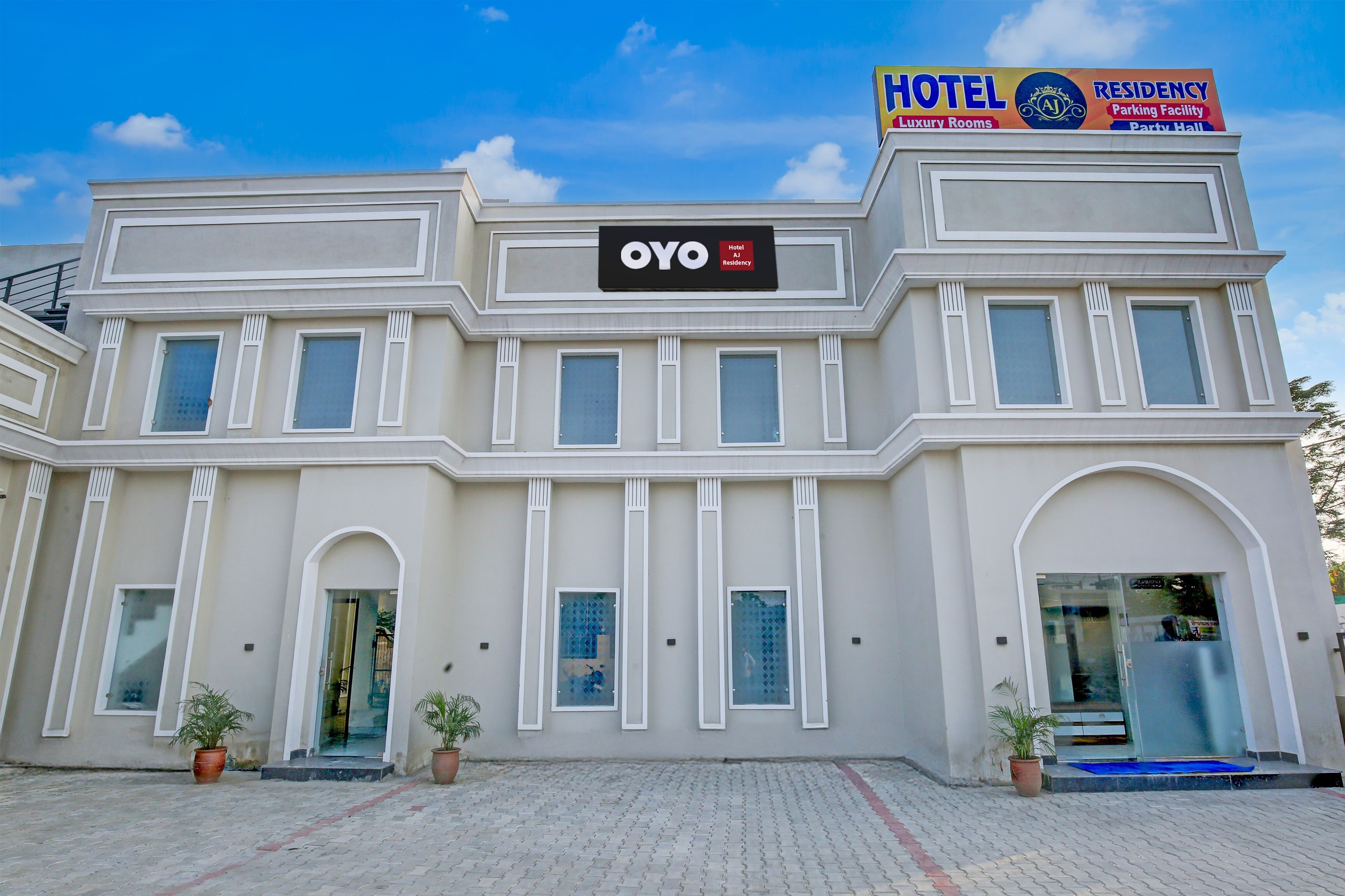 HOTEL O AJ RESIDENCY - Tap to explore photos