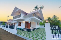Paradise Riviera a Riverside villa in the city, Cochin