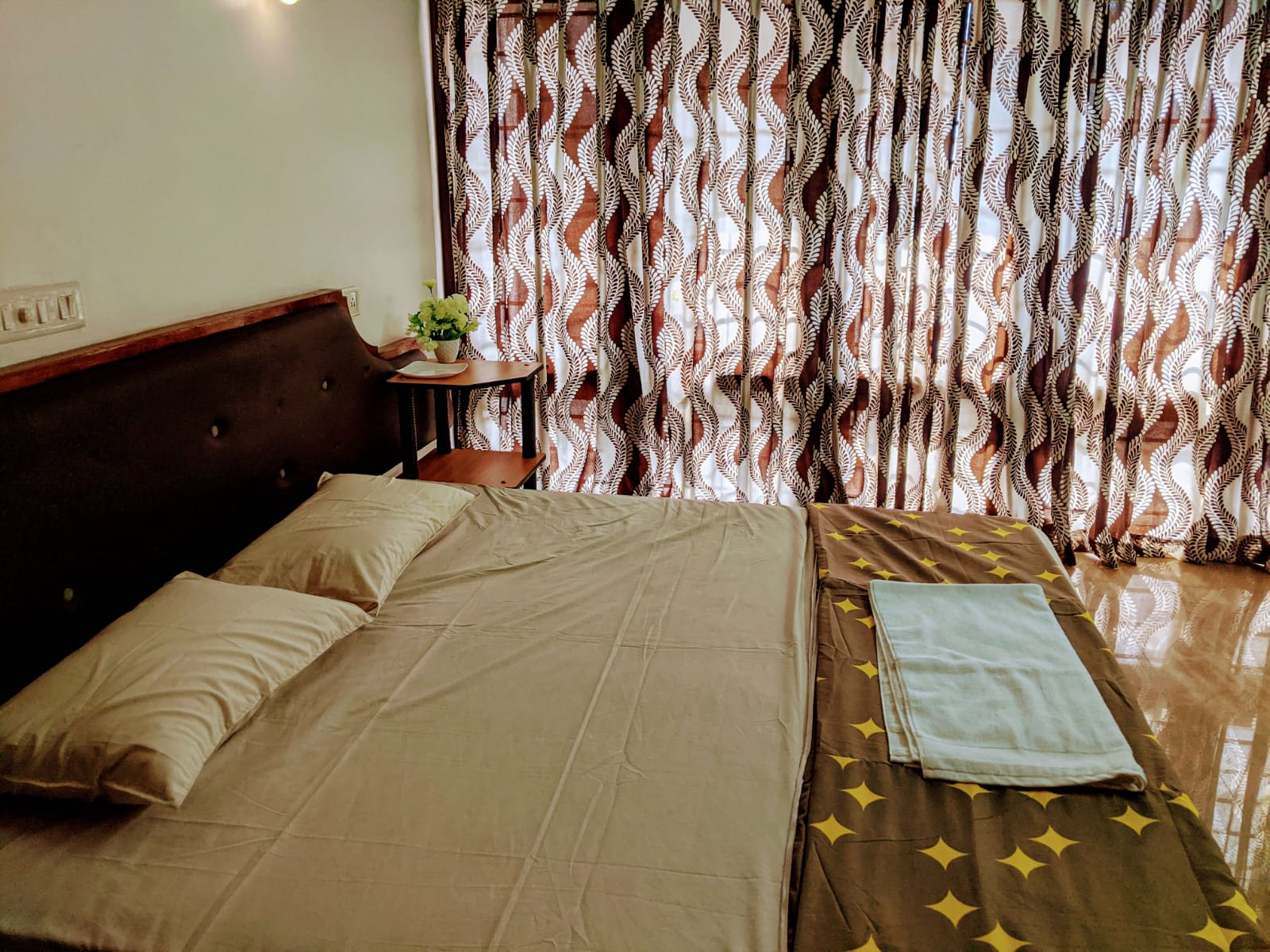 Intimate Homestay - Tap to explore photos