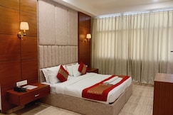 Hotel The Mirage, Raikot