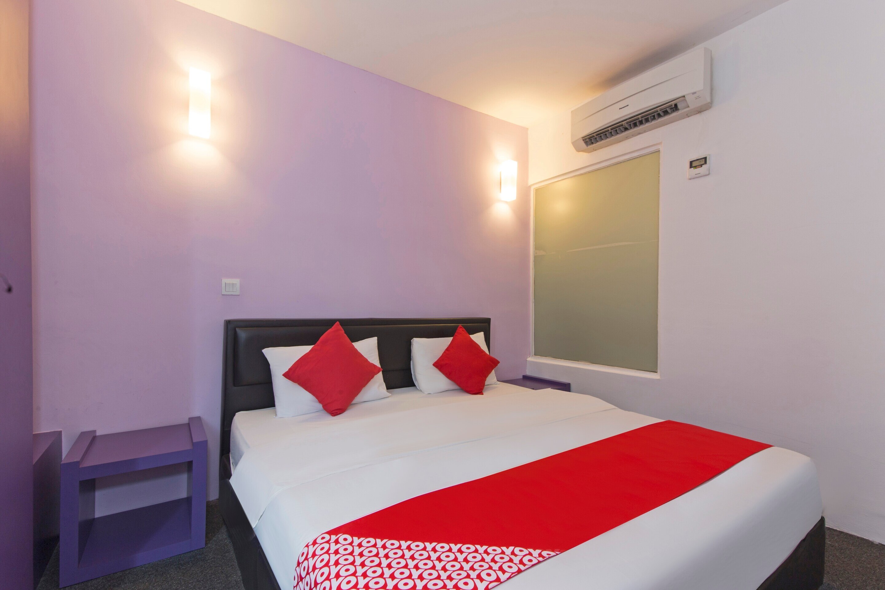OYO 442 Marvelton Hotel Deluxe - Tap to explore photos