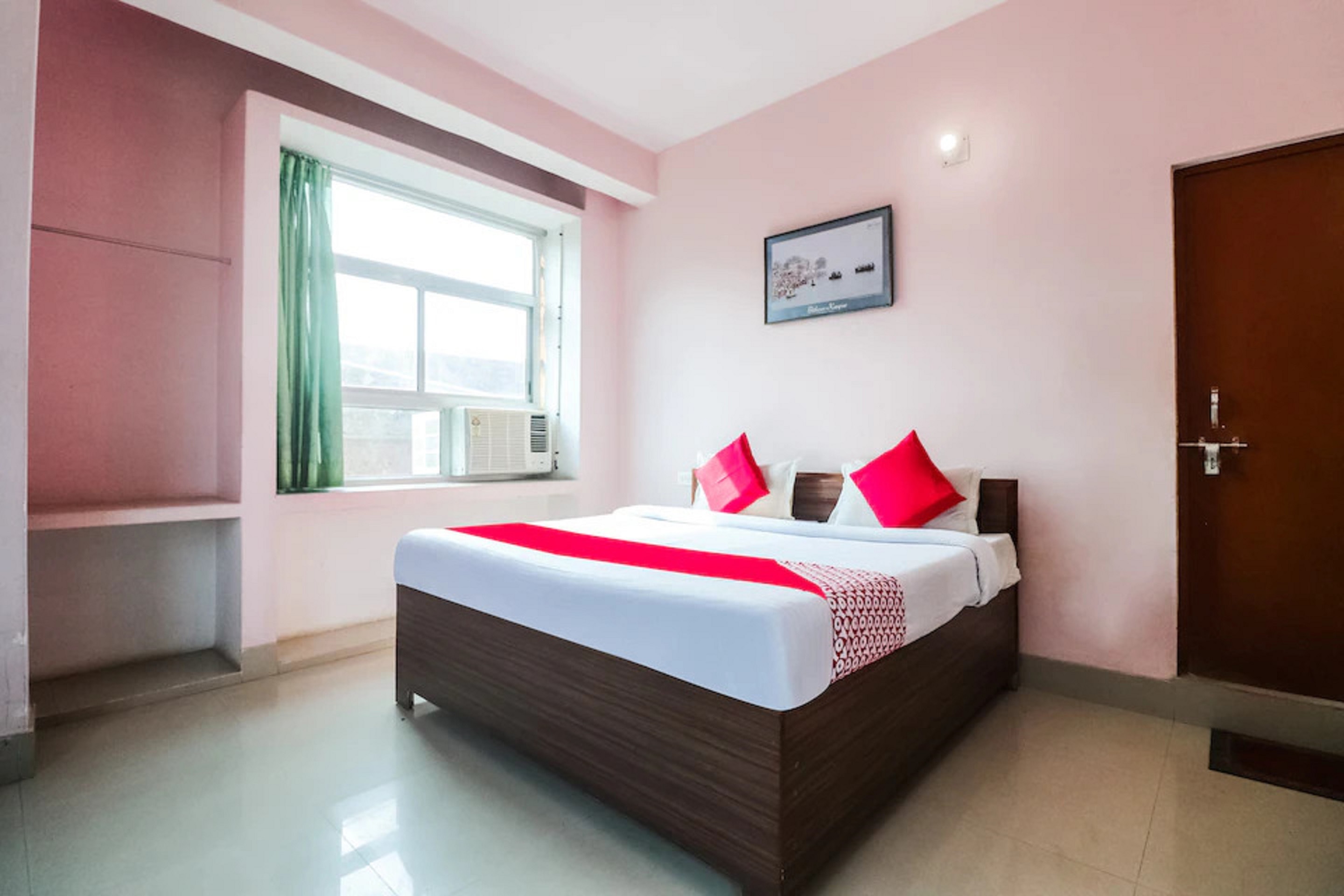 RAJ SHANTI GUEST HOUSE - Tap to explore photos