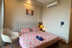 Stay Befikr | Studio Apartment at Omaxe Itc, Greater Noida
