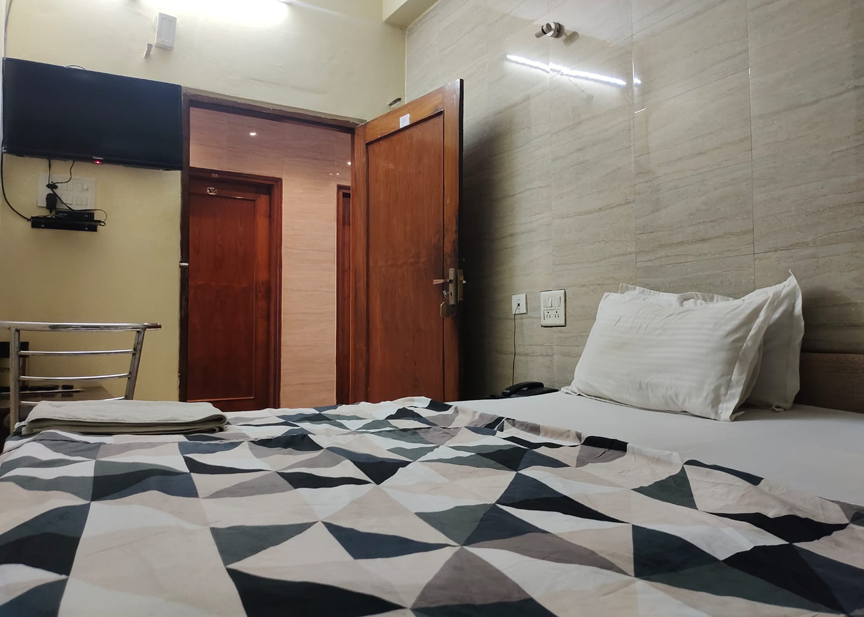 Hotel Purohit Sindhi Camp - Tap to explore photos