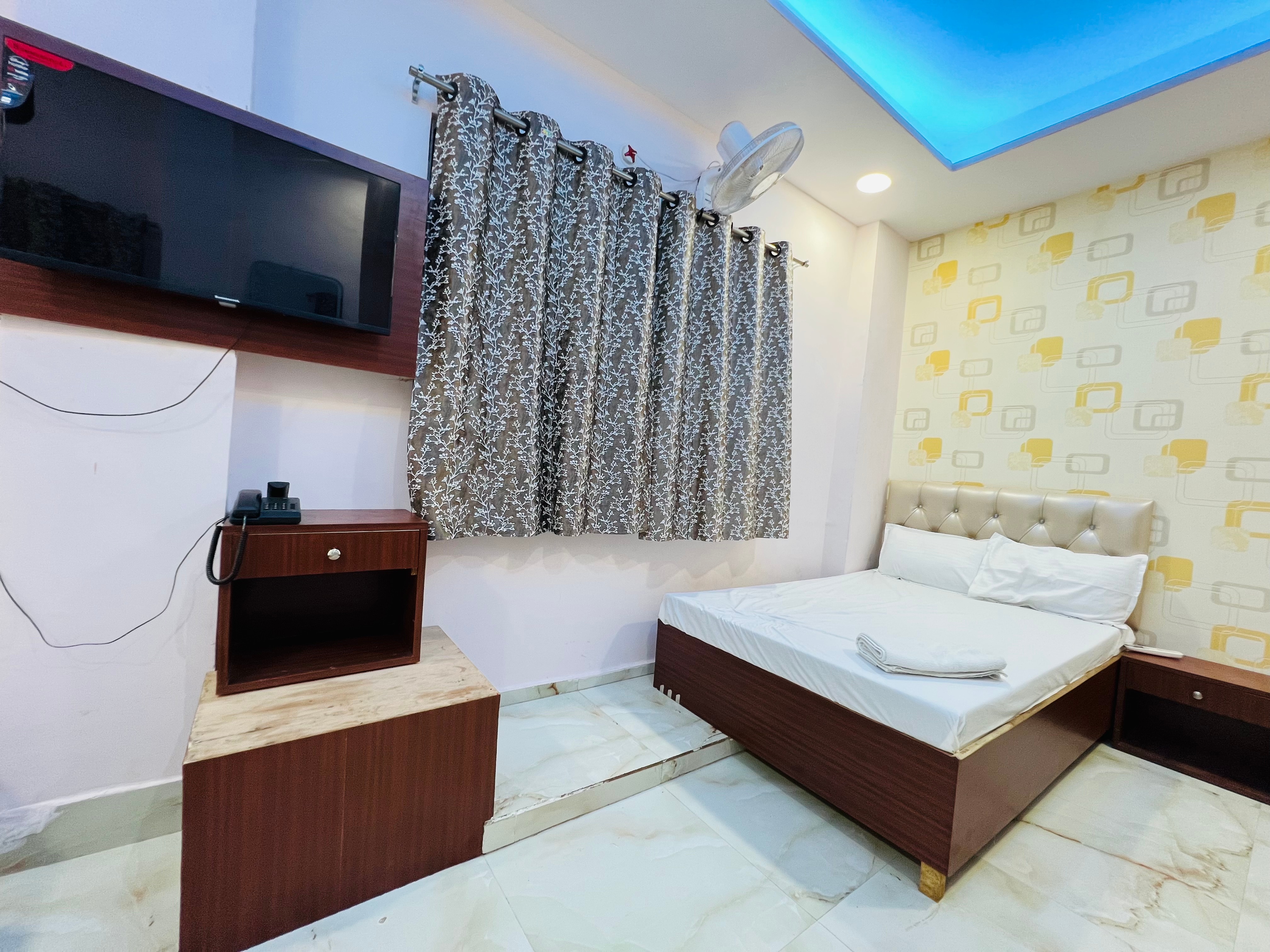 The Bella Guest House Varanasi - Tap to explore photos