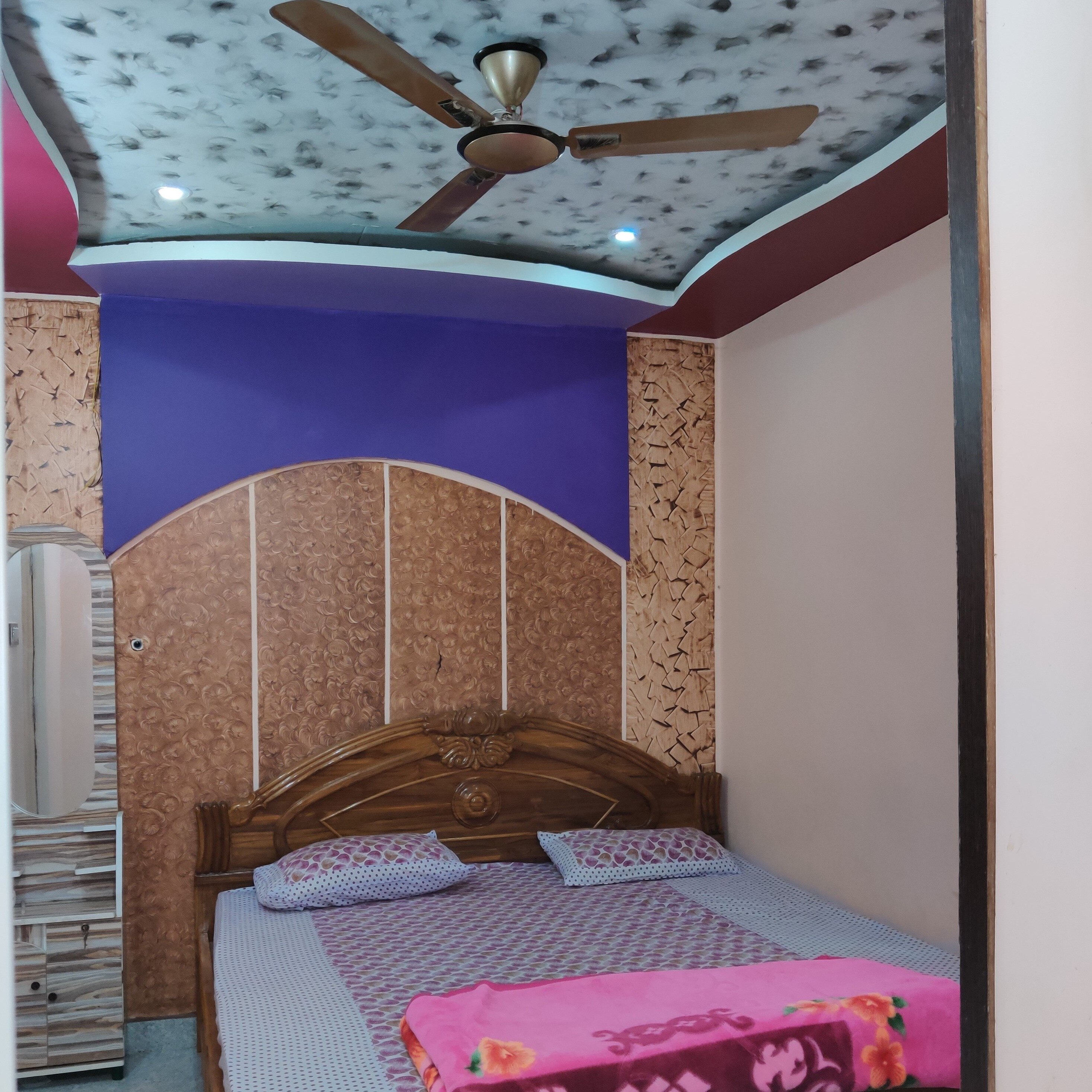 Prudhvidevi Santosh Homestay - Tap to explore photos