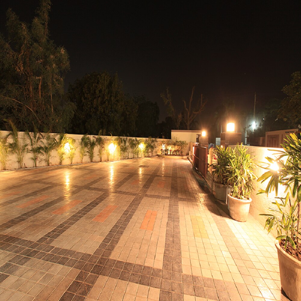 New Rana Guest House - Tap to explore photos