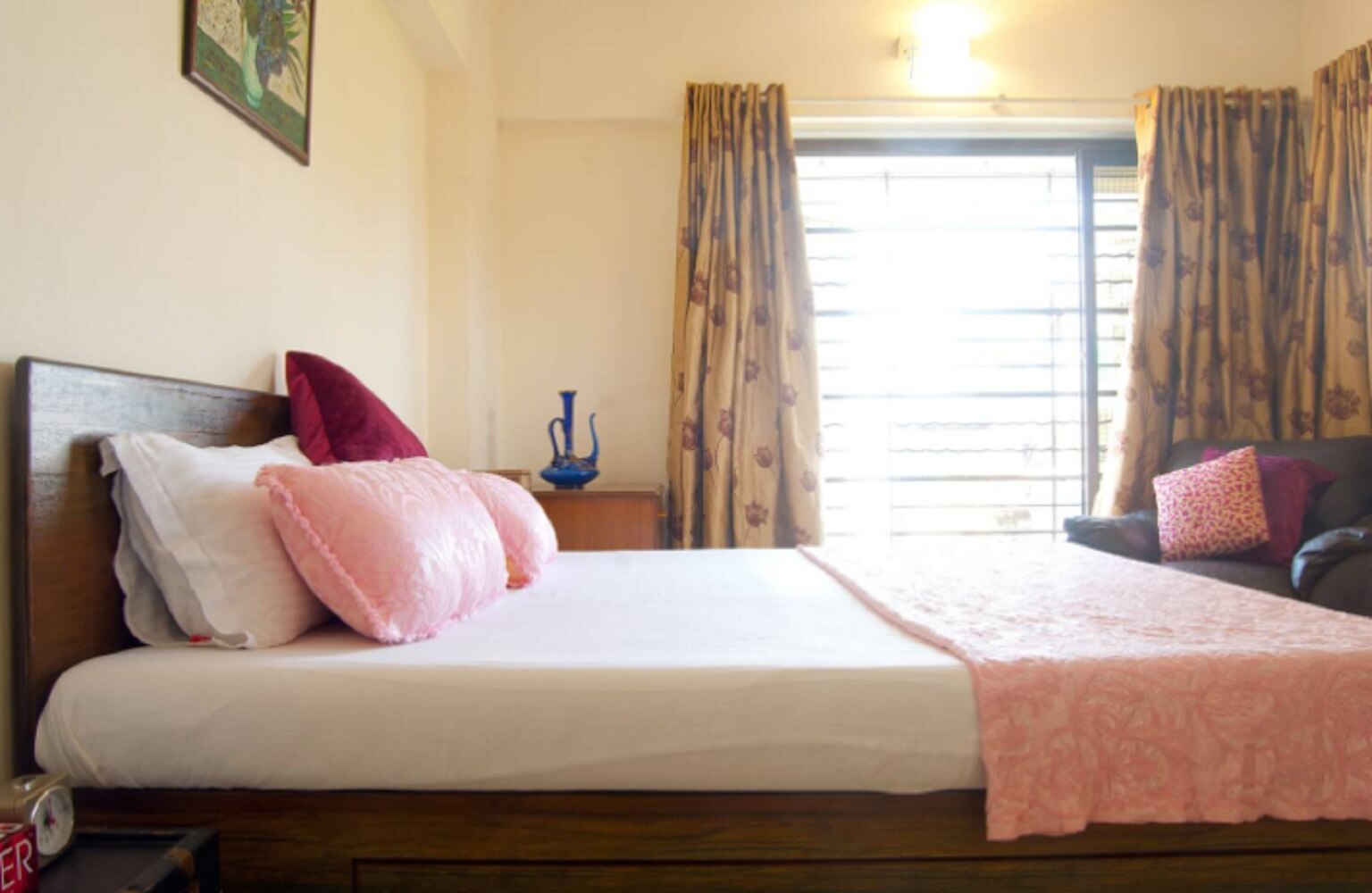 Grand lux 2BHK BANDRA W Near Olives - Tap to explore photos