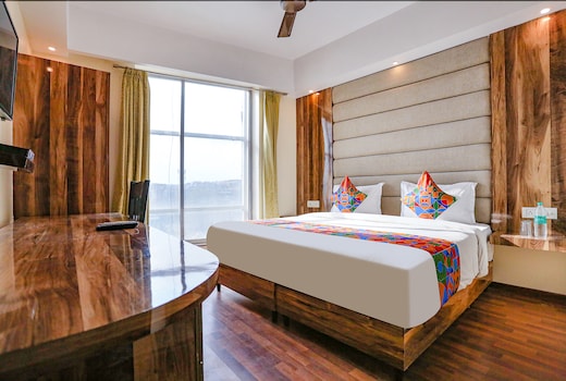 FabExpress Kapashera Residency- Nr. IGI Airport New Delhi