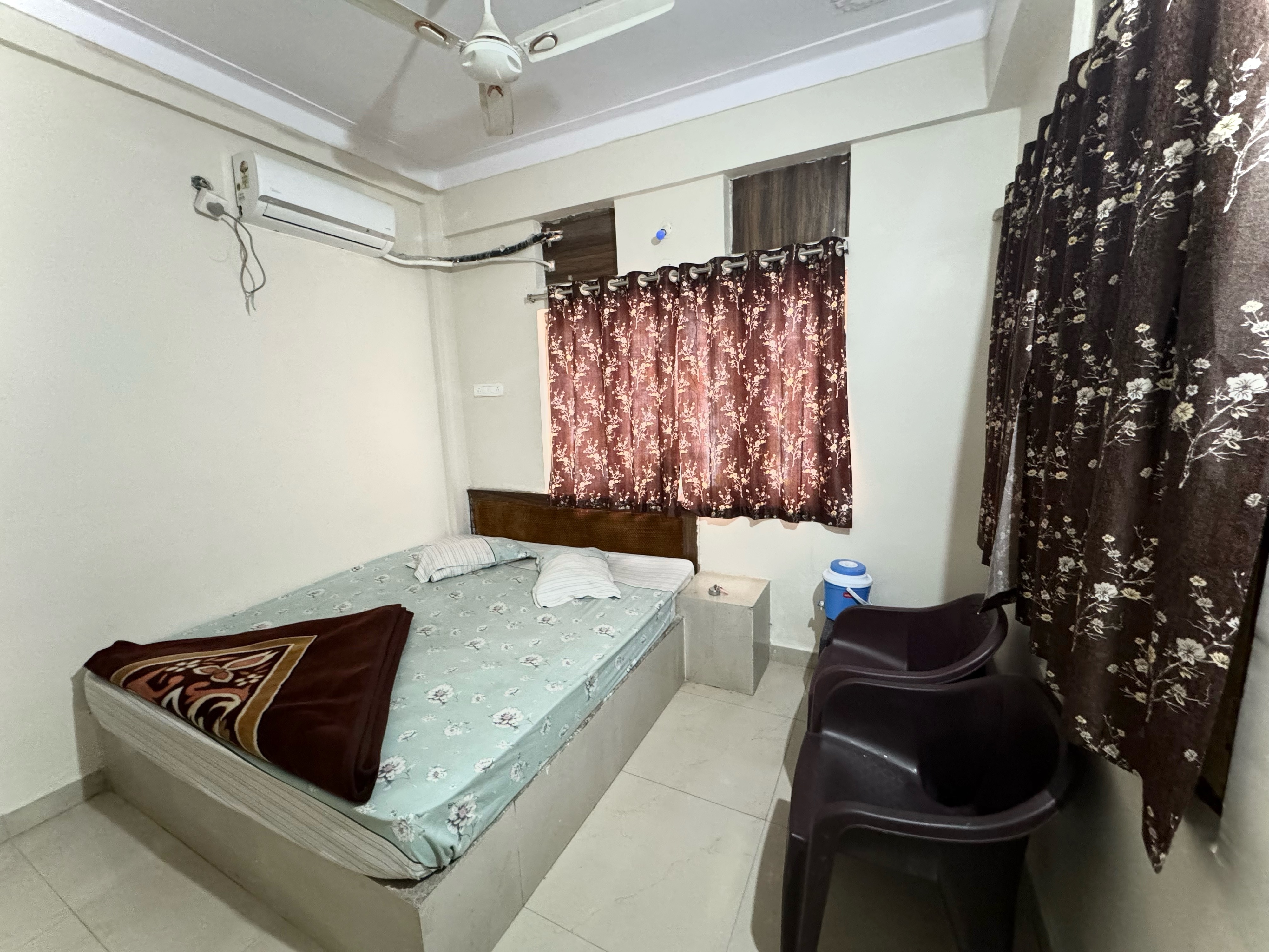 Hotel Sapna - Tap to explore photos