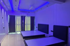 Hotel The Rudra Palace, Valsad