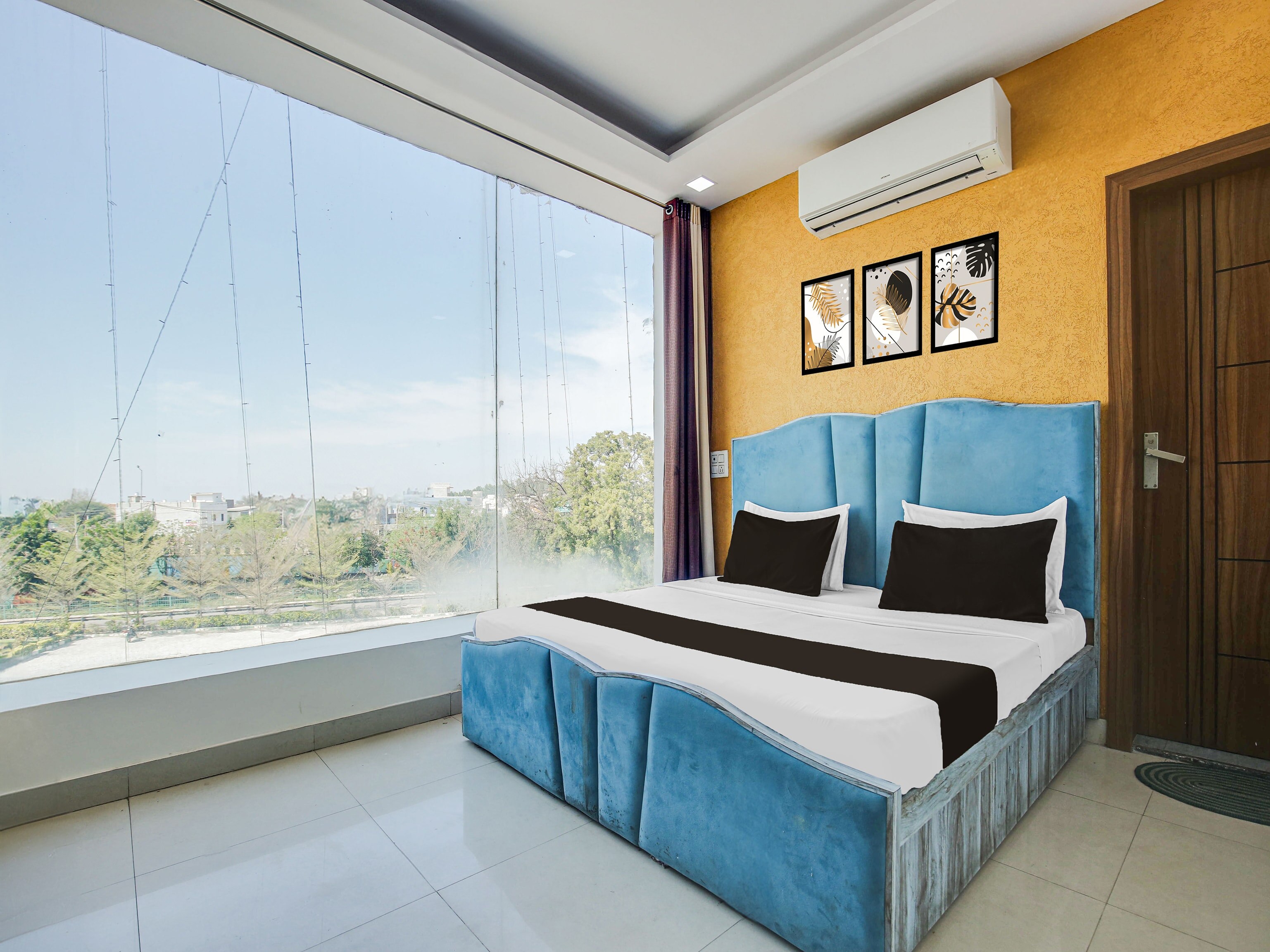 Hotel O Bombay Classic - Tap to explore photos
