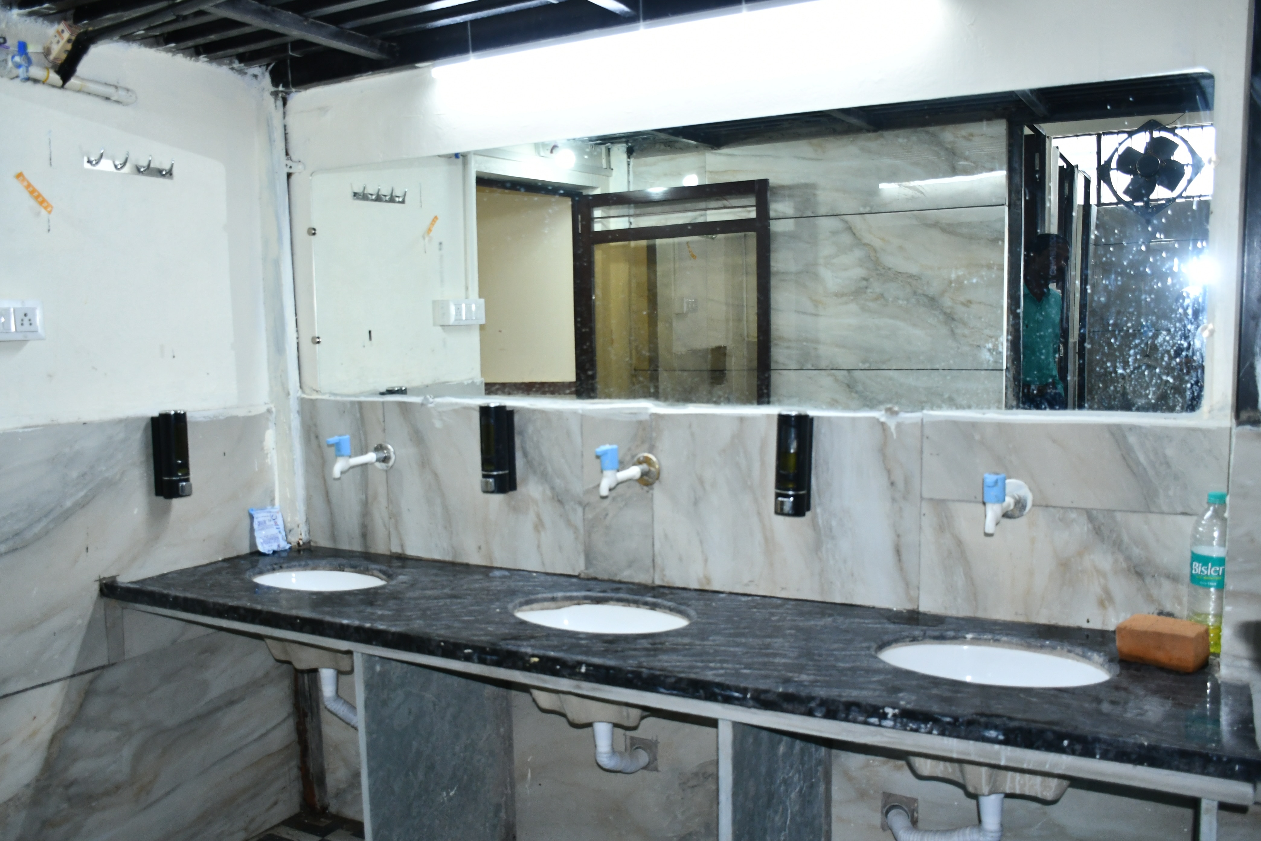 Kshipra Guest House - Tap to explore photos