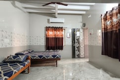 Omkar Homestay 400m from Dwarkadhish Temple., Dwarka