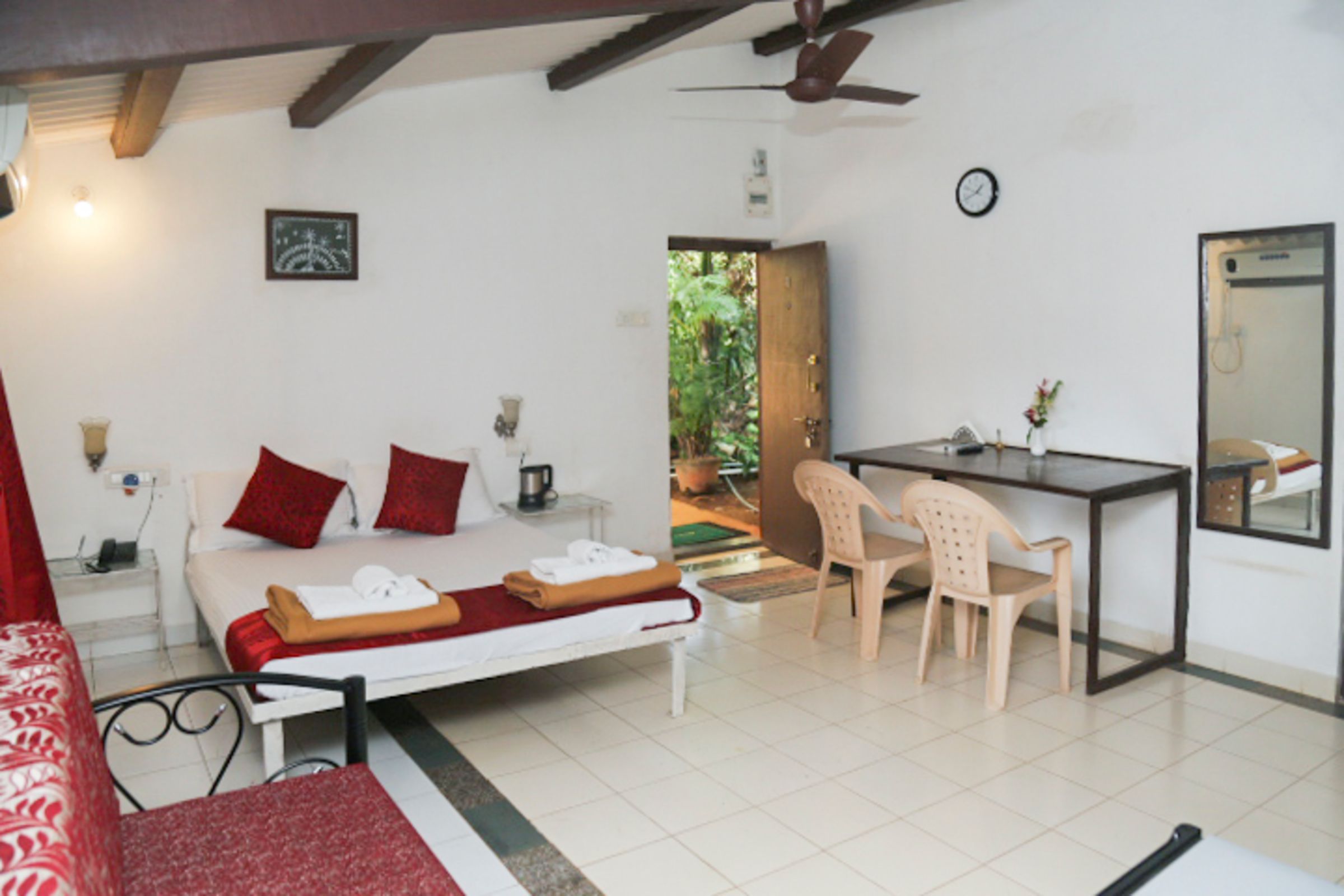 WEEKEND NURSERY AND COTTAGES, Khandala - Tap to explore photos