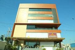 HOTEL TULIPS GRAND TURKAMJAL, Ibrahimpatnam
