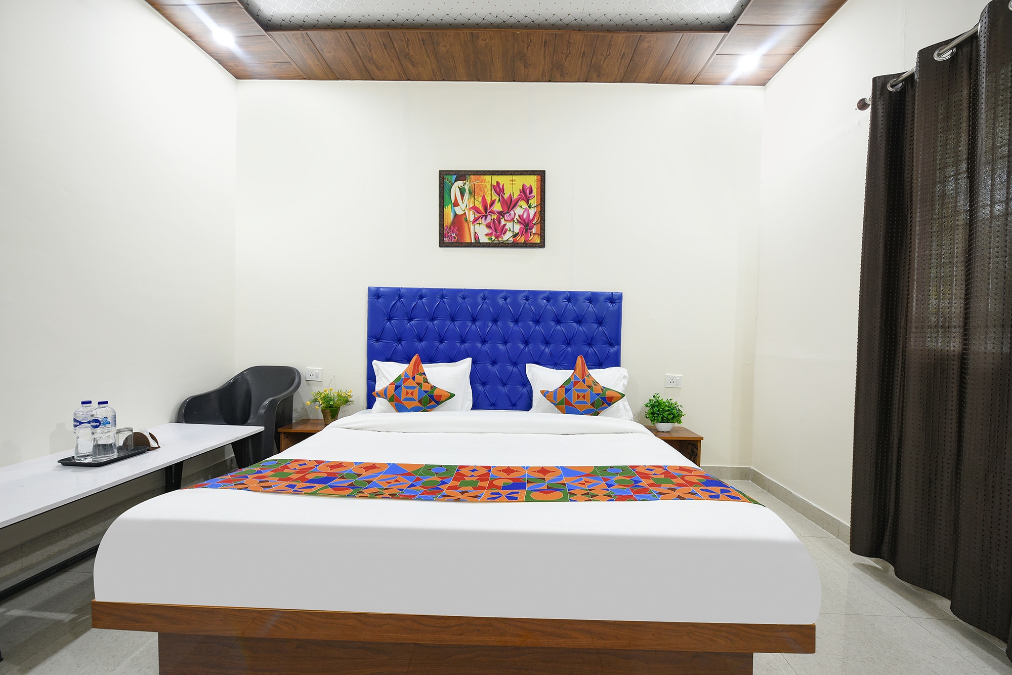 FabHotel Golden Oak Villa - Tap to explore photos