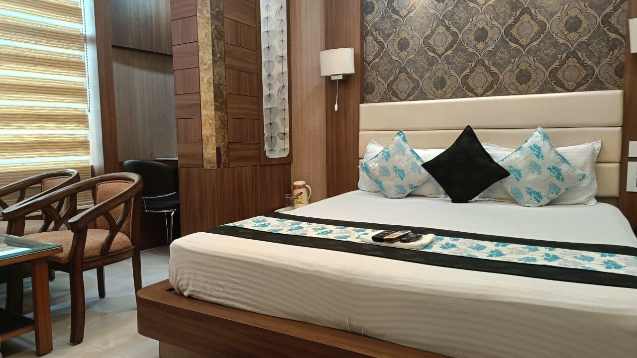 Hotel Shree Hari Inn - Tap to explore photos