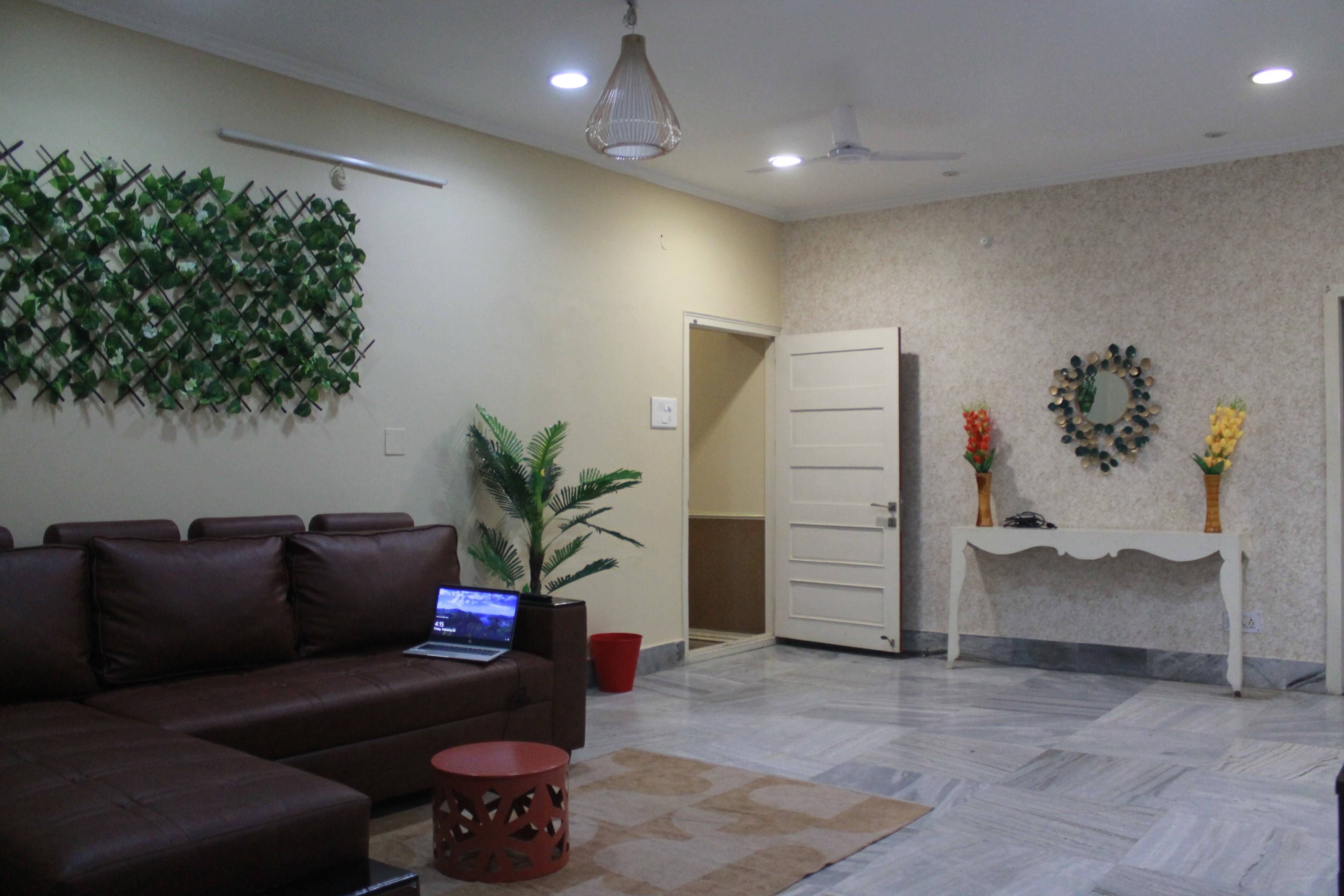 A convenient home stay in city centre - Tap to explore photos