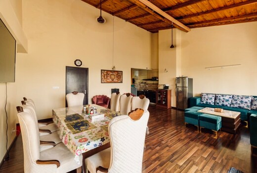 Fern   2BHK Apartment Near Lake w Scenic Views