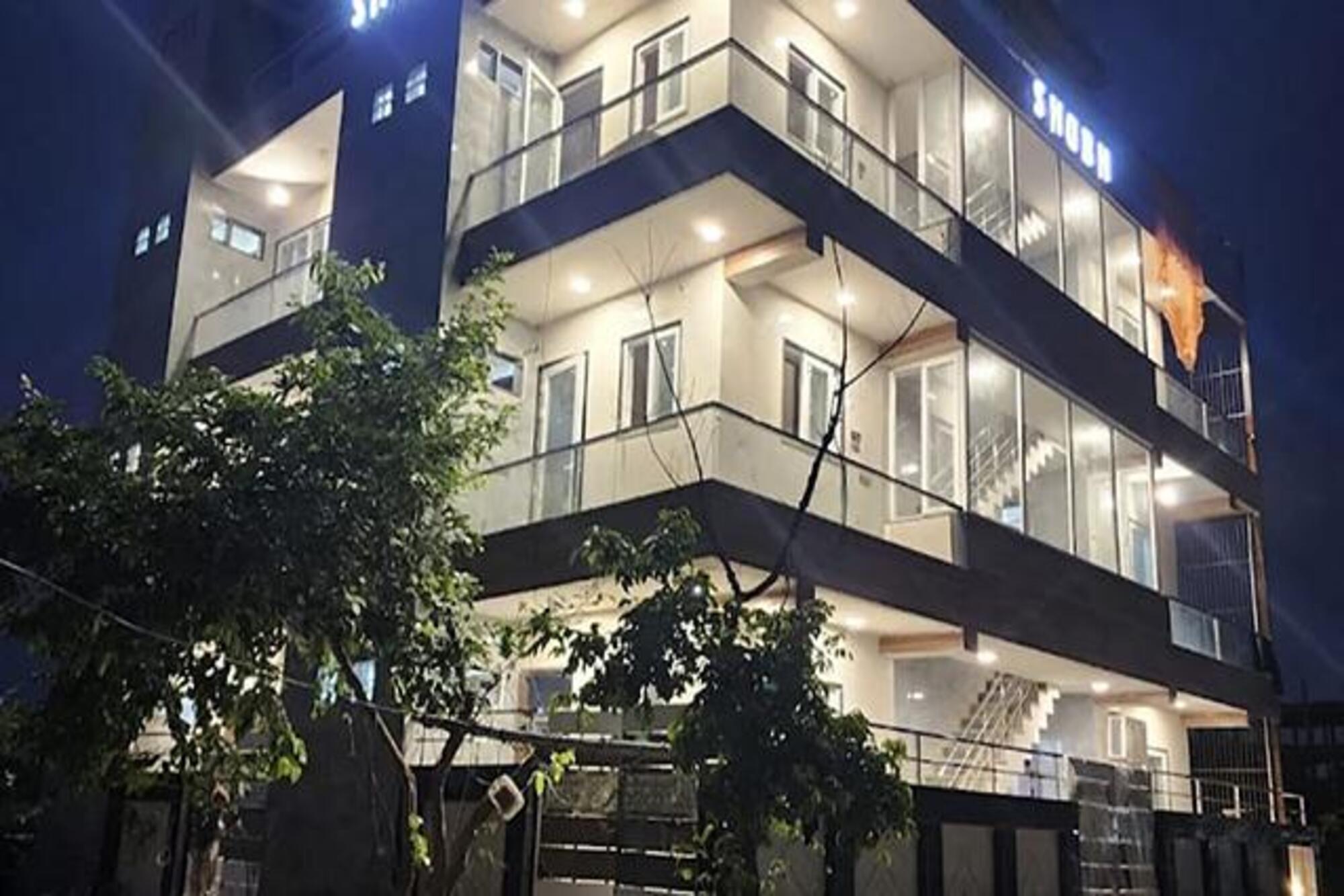 FabHotel Shubh Palace - Tap to explore photos