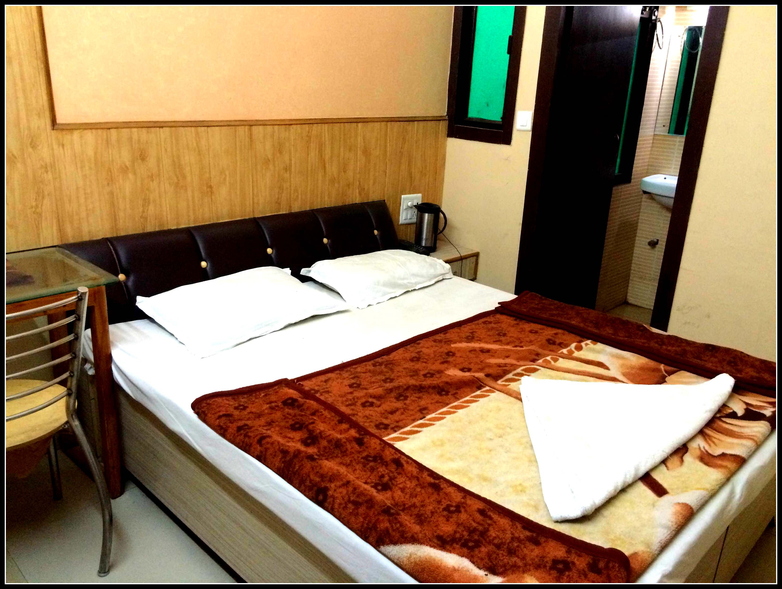 Hotel Shaurya - Tap to explore photos