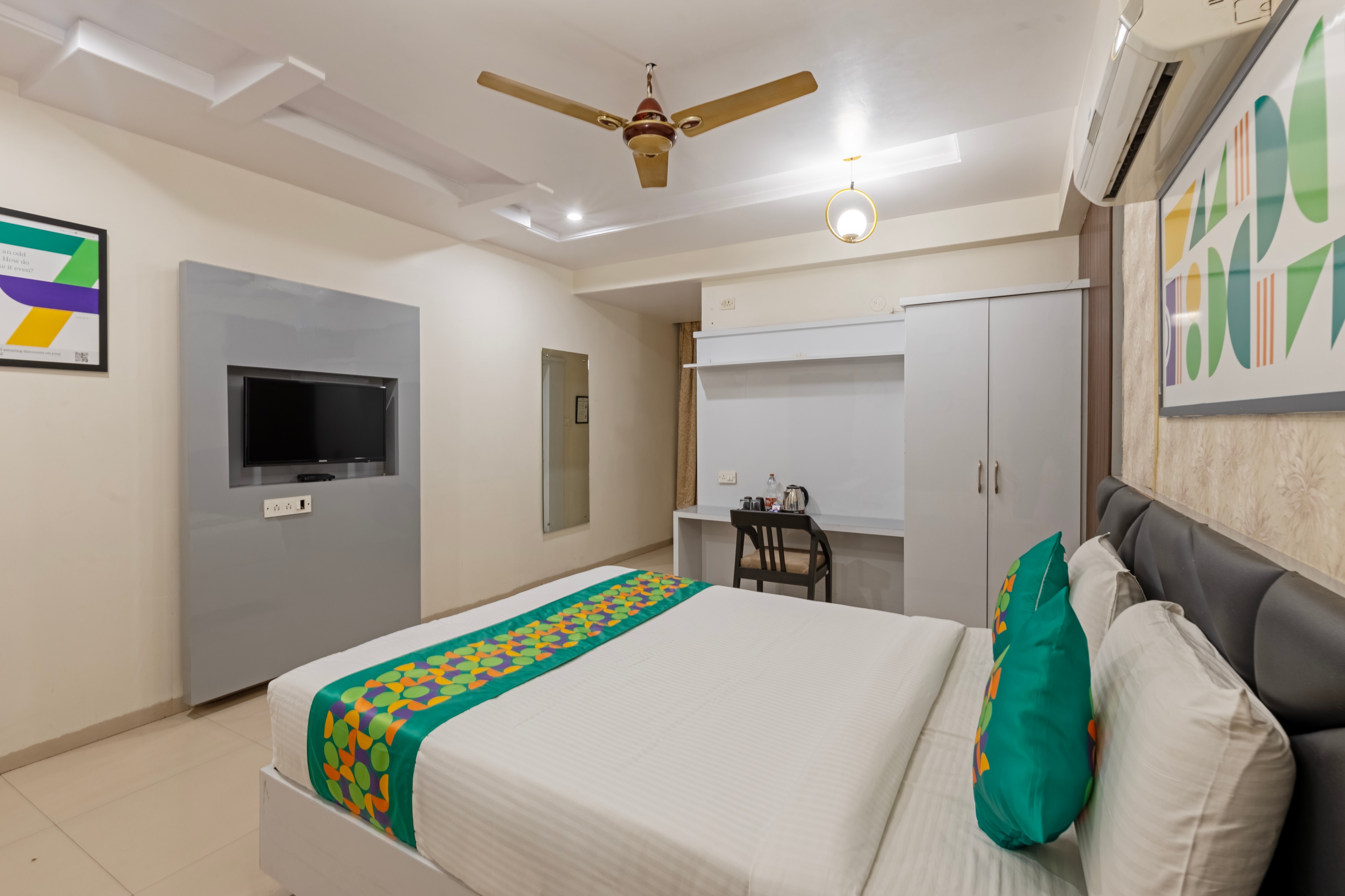 Treebo AR Grand, 18 mins from Airport - Tap to explore photos