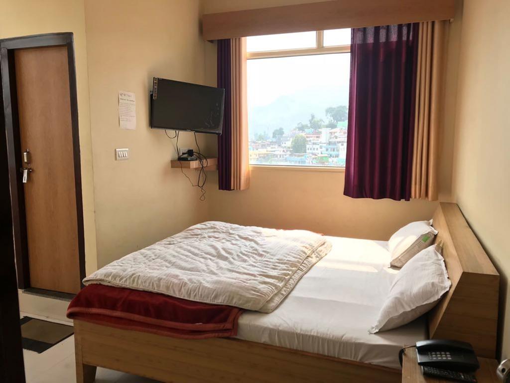 Hotel Vaishnavi Paradise - Tap to explore photos
