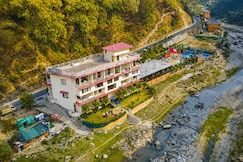 7 Hills Hotel and Resort, Satpuli