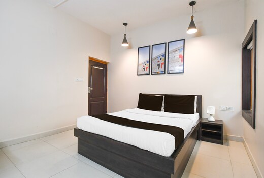 Super Hotel Janapath Inn