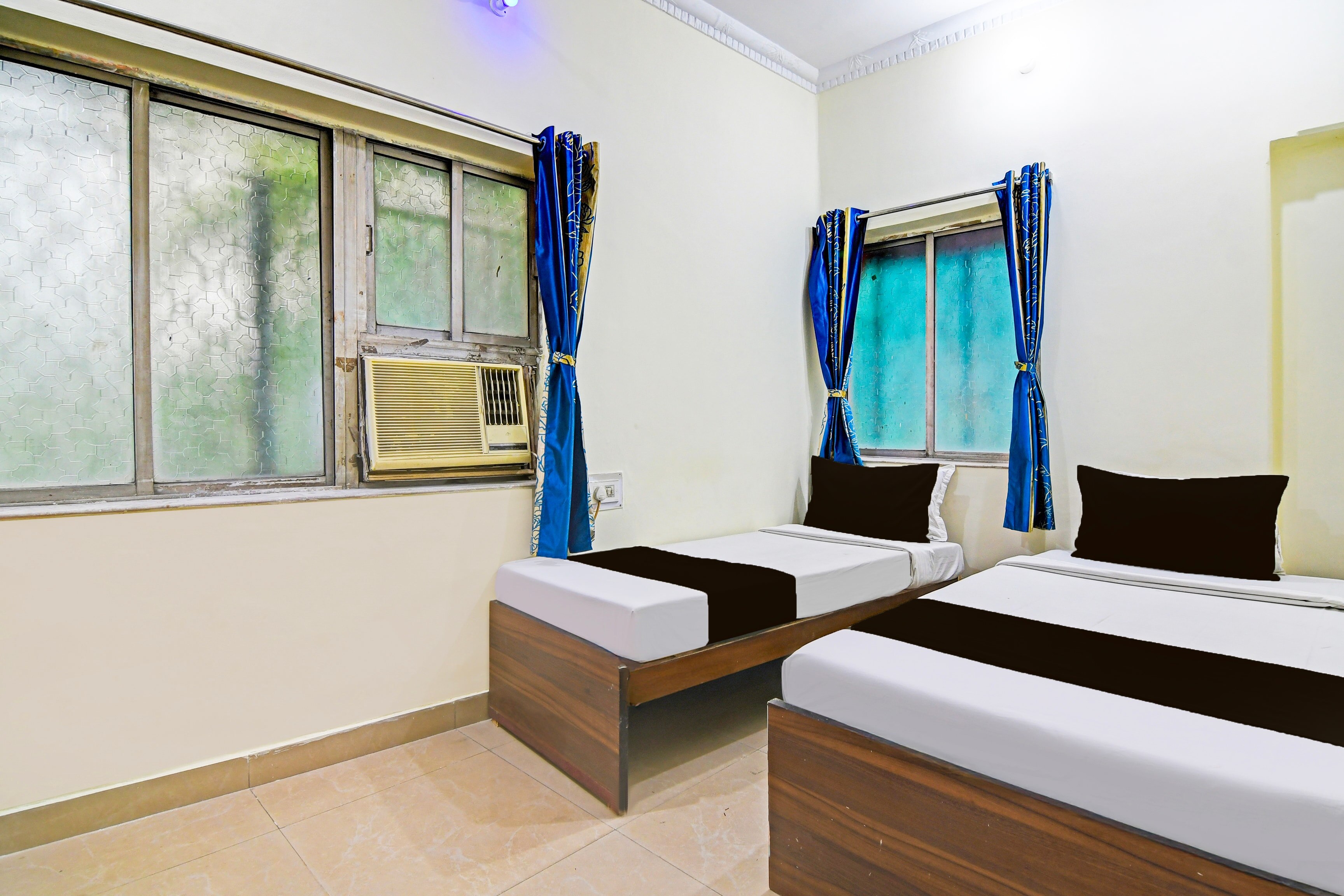 Hotel O Biman - Tap to explore photos
