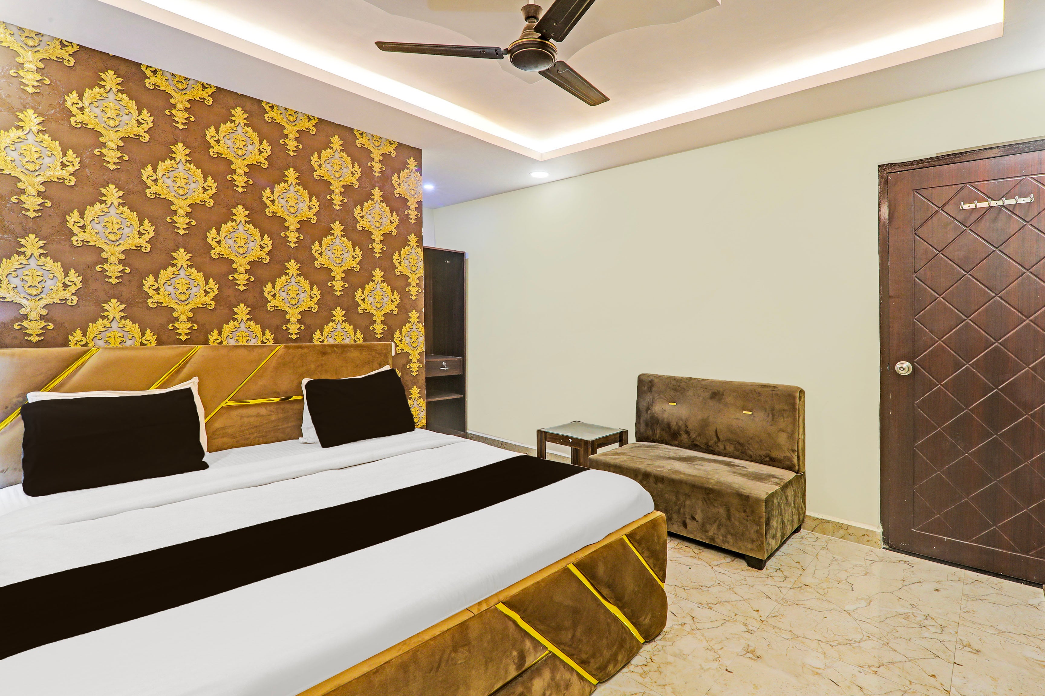 Super Hotel O Kathauta Jheel Malhaur Gomti Nagar - Tap to explore photos